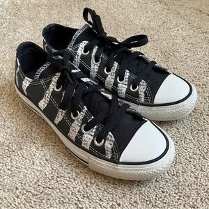 Converse All Stars Lo, Zebra Newsprint Stripes with Double Tongue | B+W | Size 6